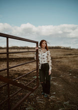 Load image into Gallery viewer, the 'mom but trendy' jeans
