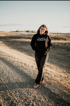 Load image into Gallery viewer, the 'mom but trendy' jeans
