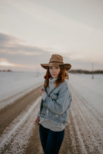 Load image into Gallery viewer, Charlie 1 Horse 'Lakota' Hat
